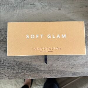 Anastasia Beverly Hills Soft Glam Eyeshadow Palette